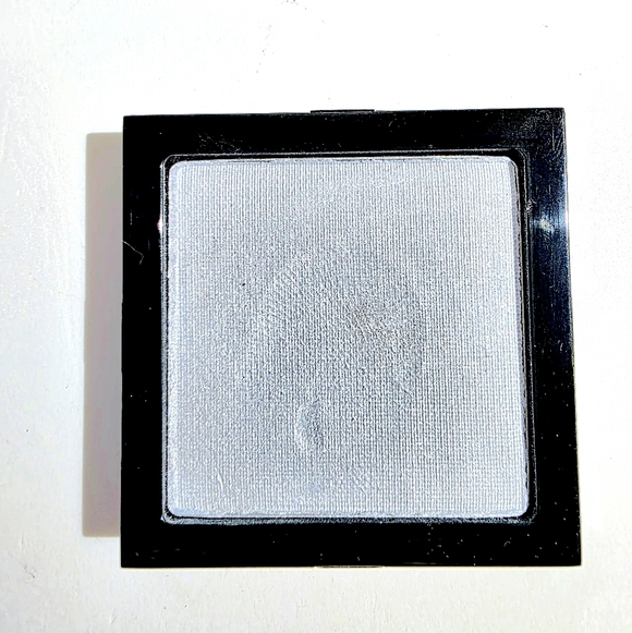 Bobbi Brown Mettalic Eye Shadow #19 Iced Blue New Refill